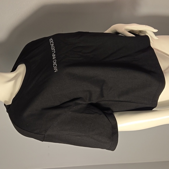 "Micro Influencer" Kenneth Cole Black with Silver Short Sleeve Tee Size Small - Picture 4 of 11
